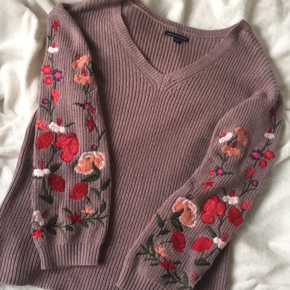 🌹American Eagle Knit Sweater w/ embroidery🌹